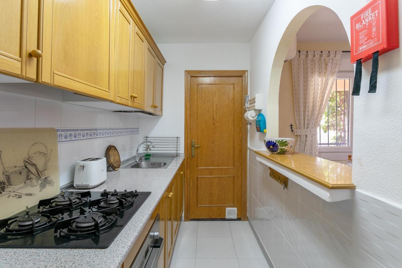 Heads 2 Holiday Homes Apartment Villamartin  Exterior foto